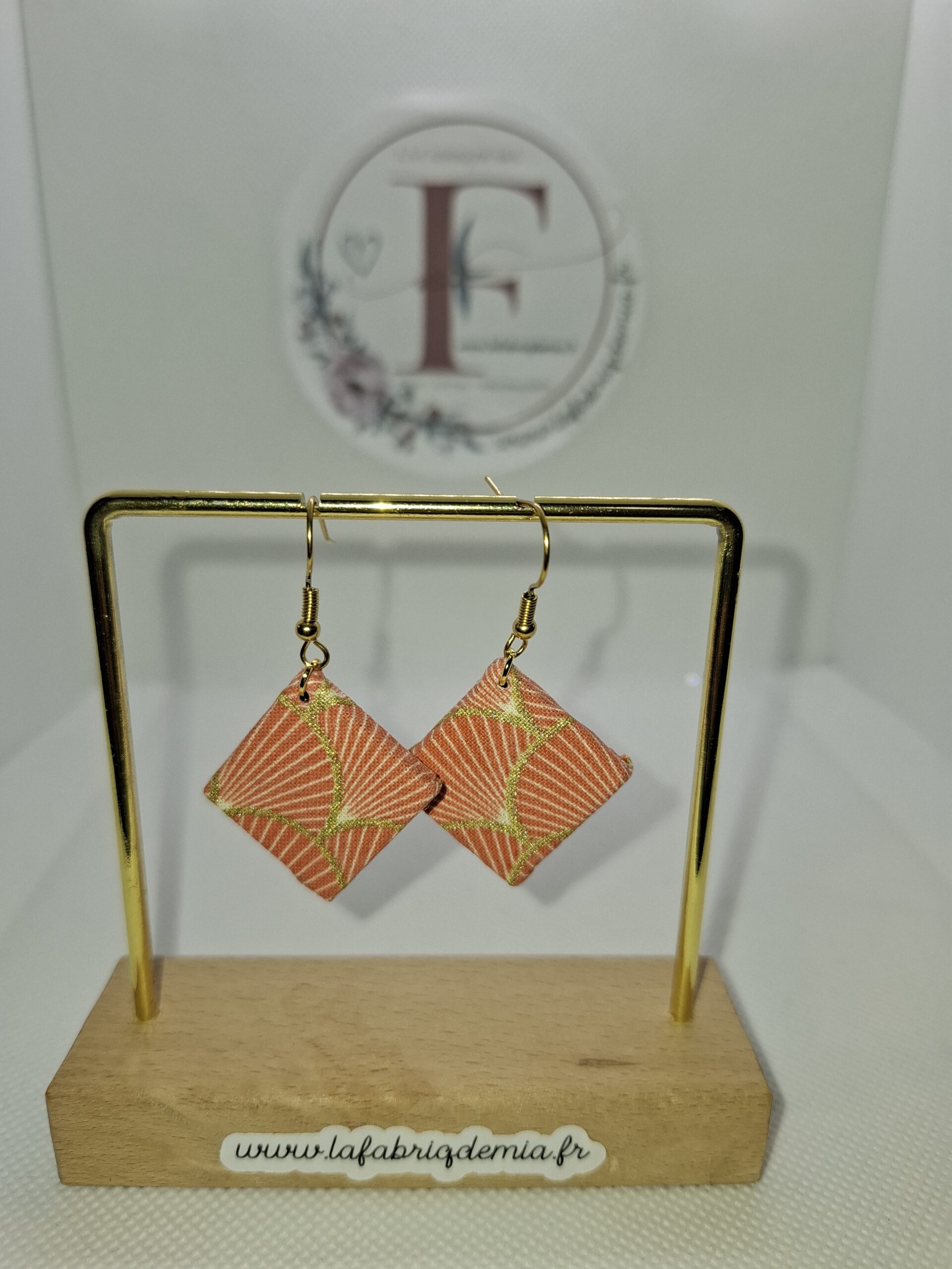 Boucles d&rsquo;oreilles bois 669