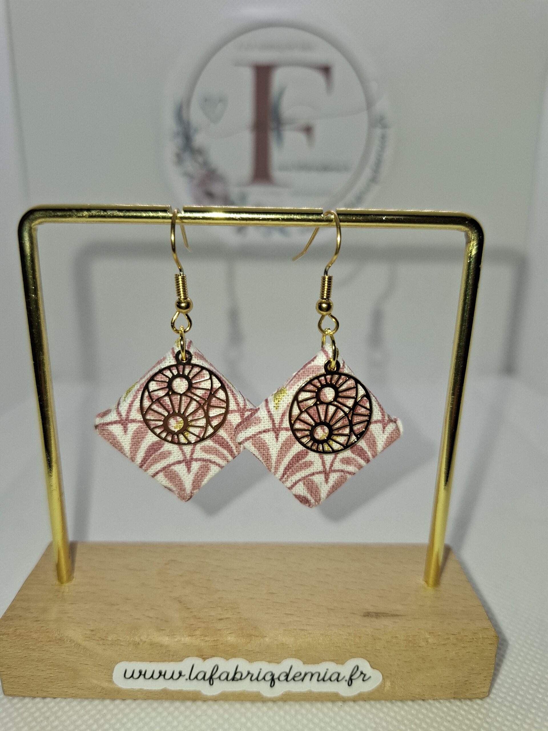 Boucles d&rsquo;oreilles bois 670